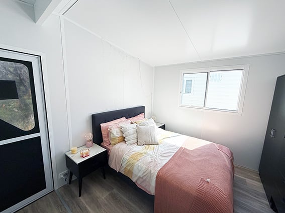 03 721 Bedroom