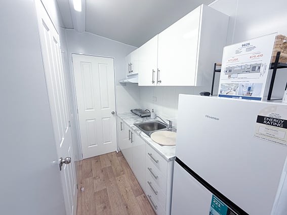 04 962S Kitchen