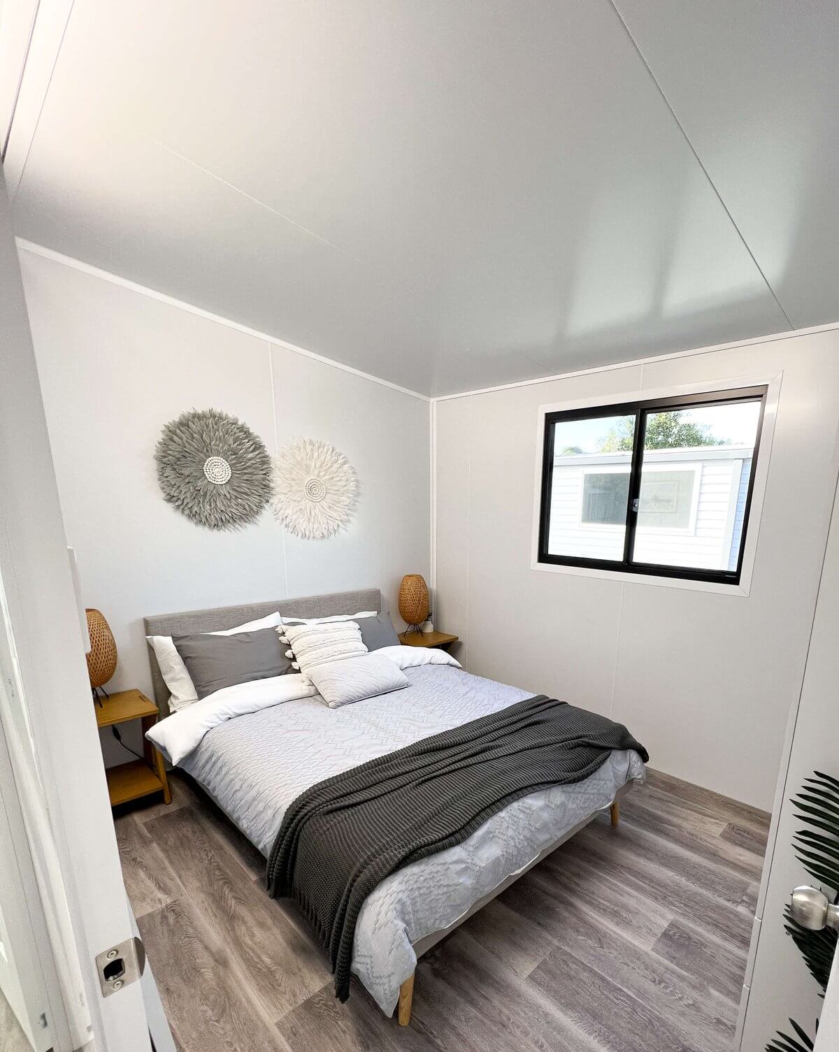 VanHomes 1062B In Stock