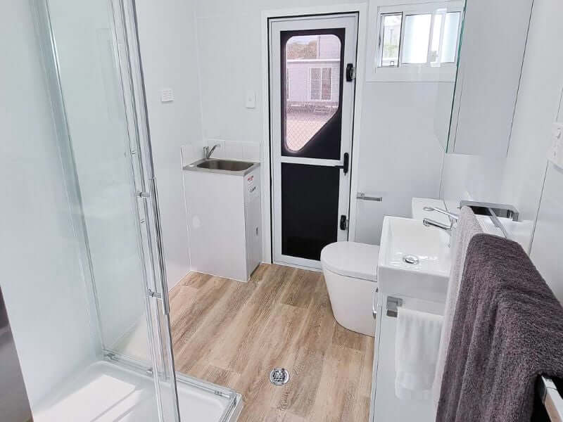 VanHomes 842D Comfort Room
