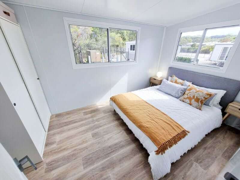 VanHomes 842D Master Bedroom