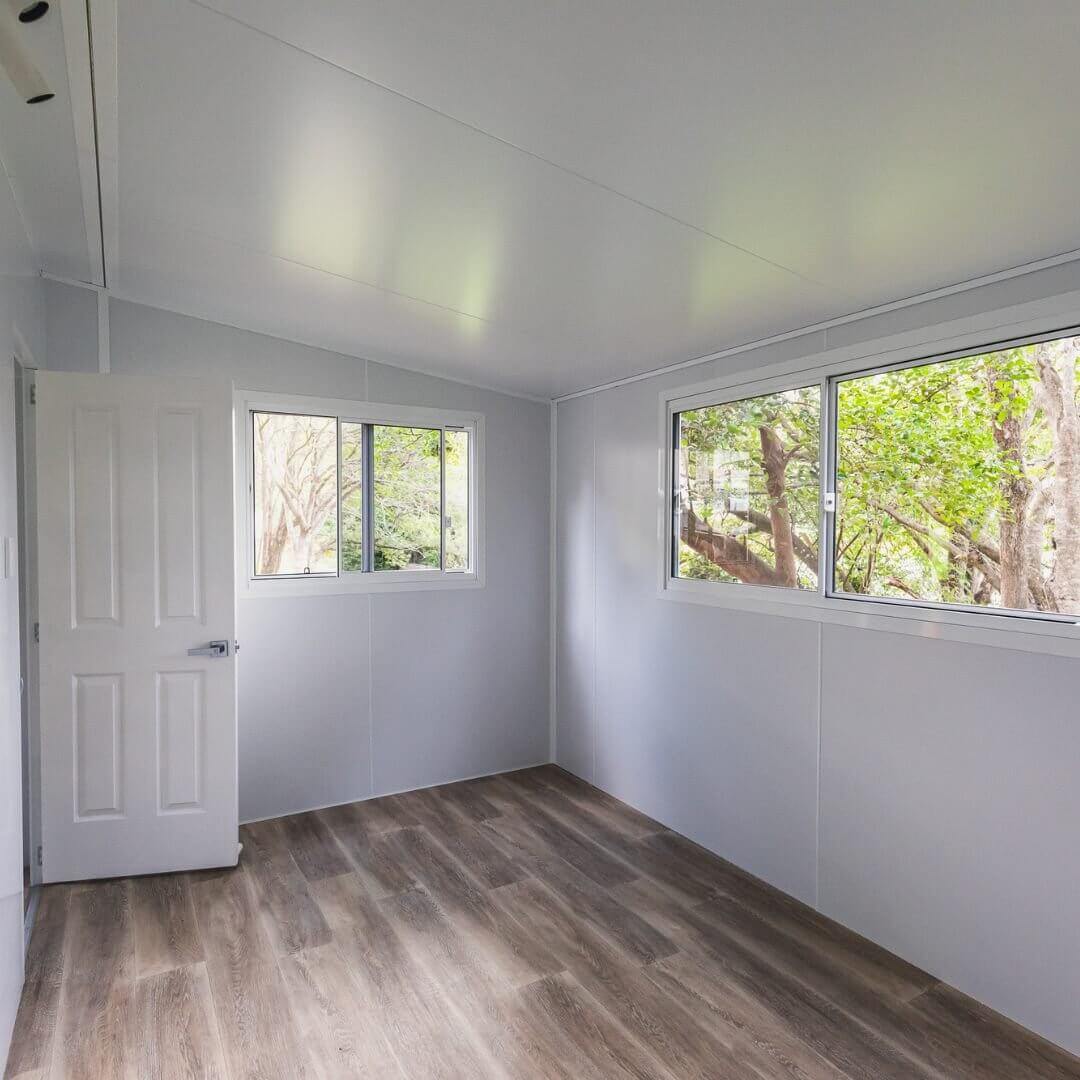 VanHomes Double Expanding Suite