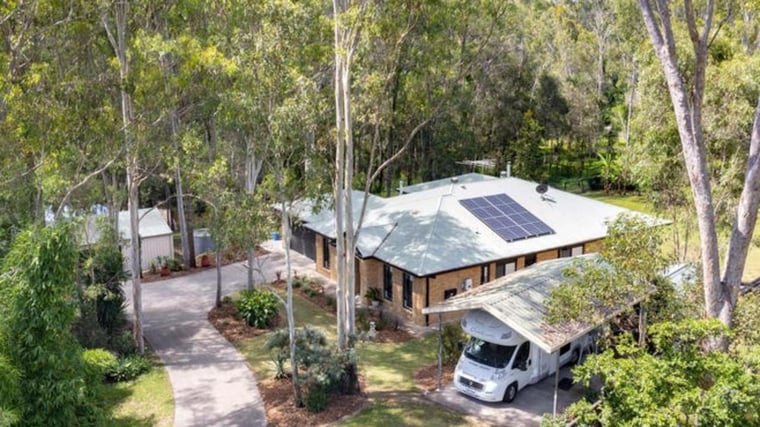 VanHomes - Rural feel of the suburb
