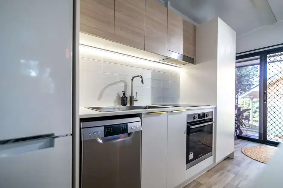 VanHomes Kitchen