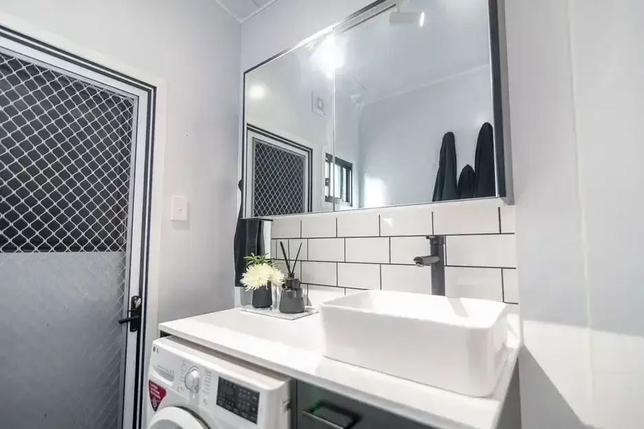 VanHomes bathroom